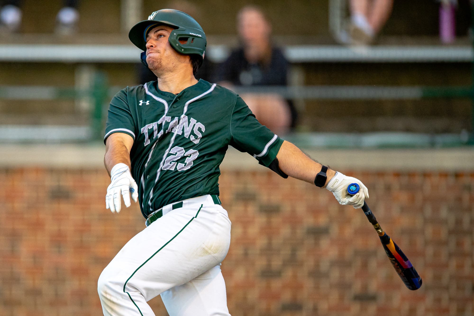 Luca Morelli hitting