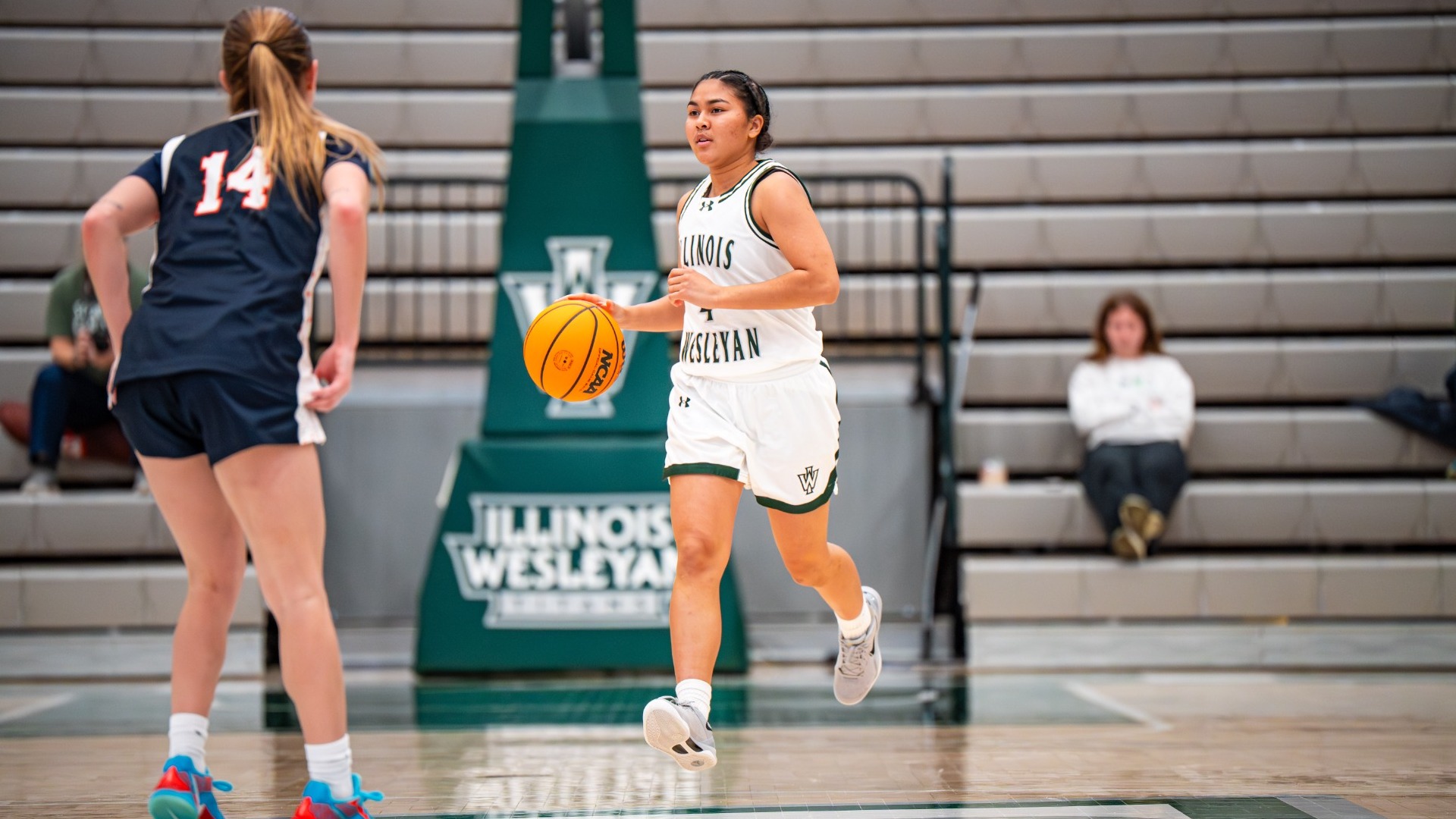 Rena Robinson dribbling vs Carroll