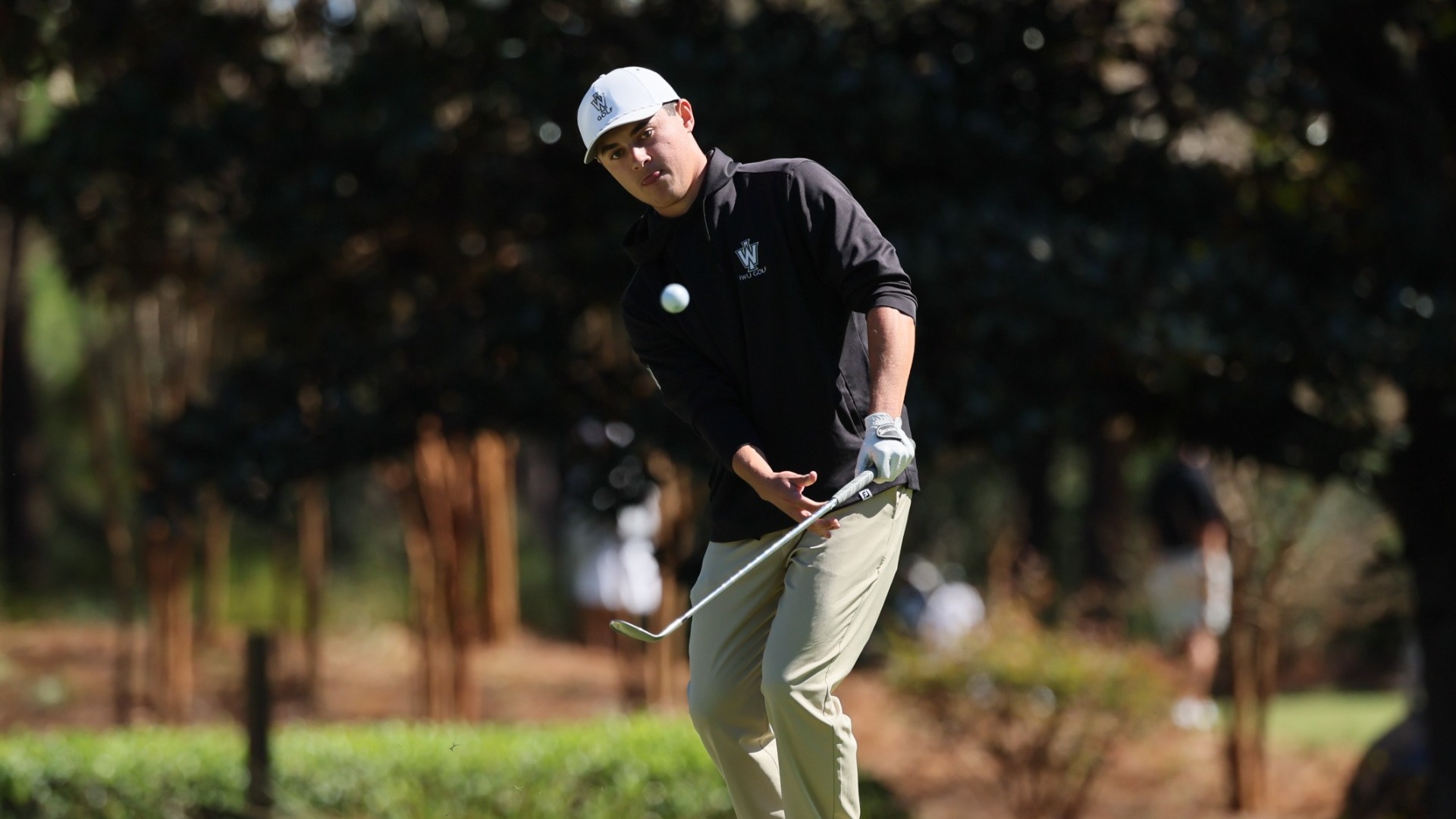 Pablo Castro chipping