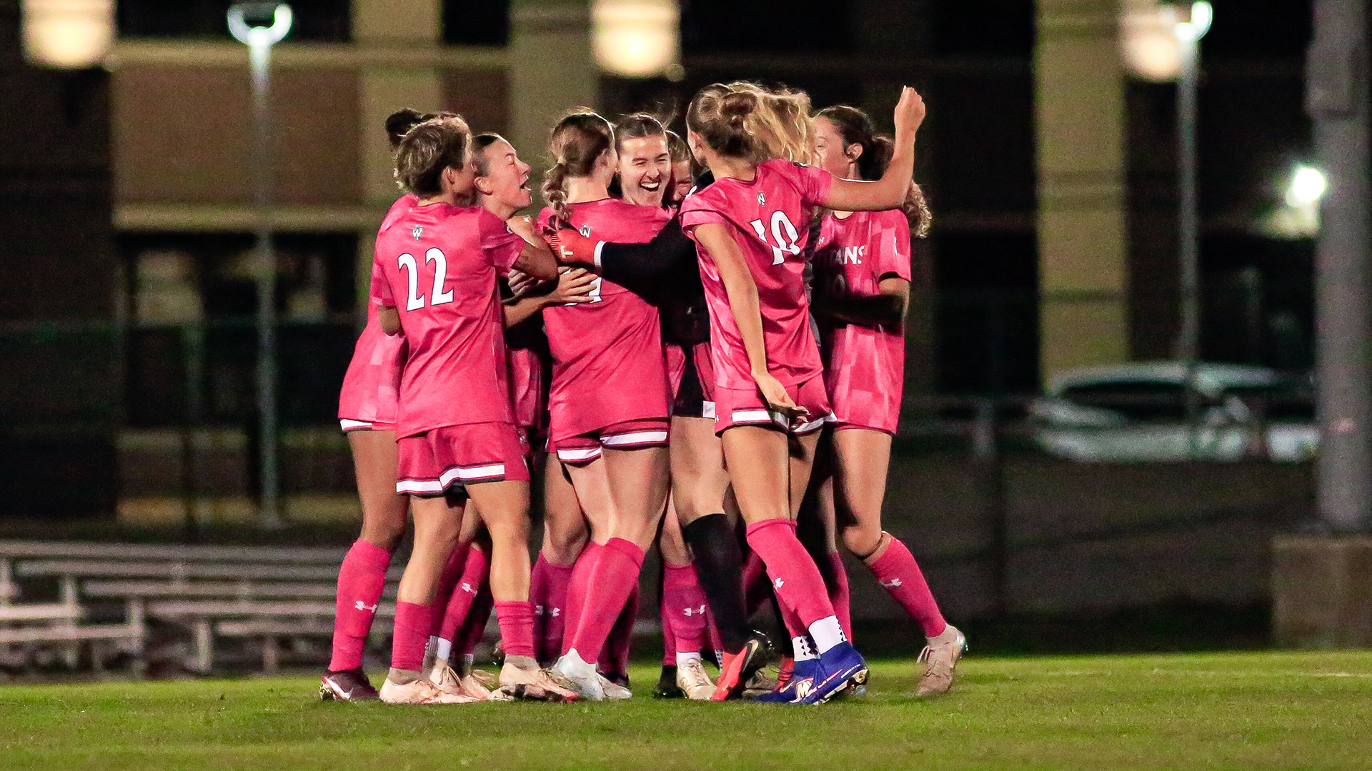 Titans celebrate Vanessa Gray's goal