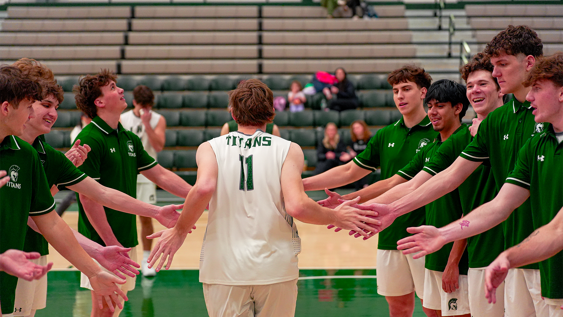 Gavin Rohlwing walking out during starting lineups