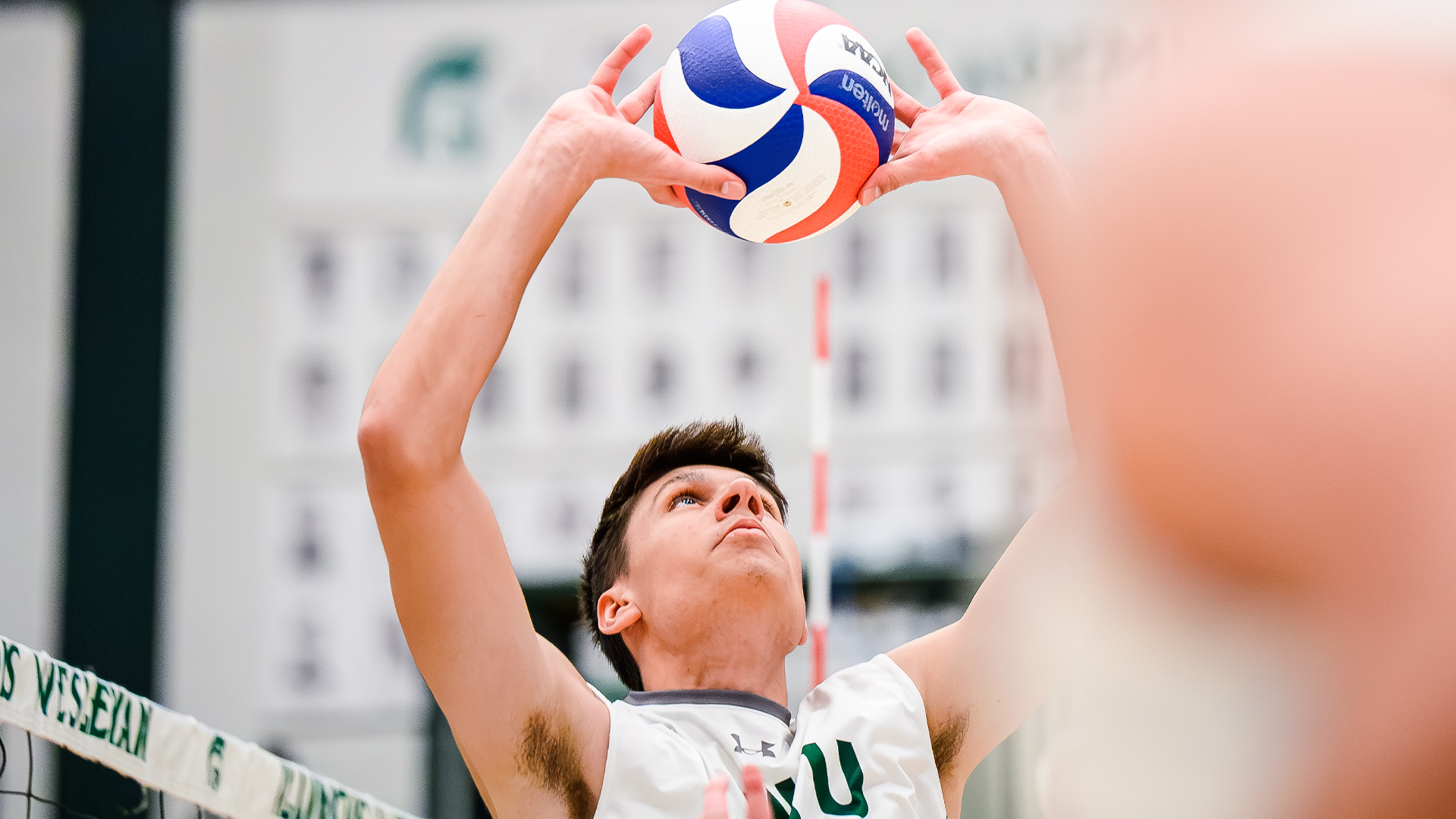Brenden Reutter setting at IWU Tri I Jan. 24, 2026