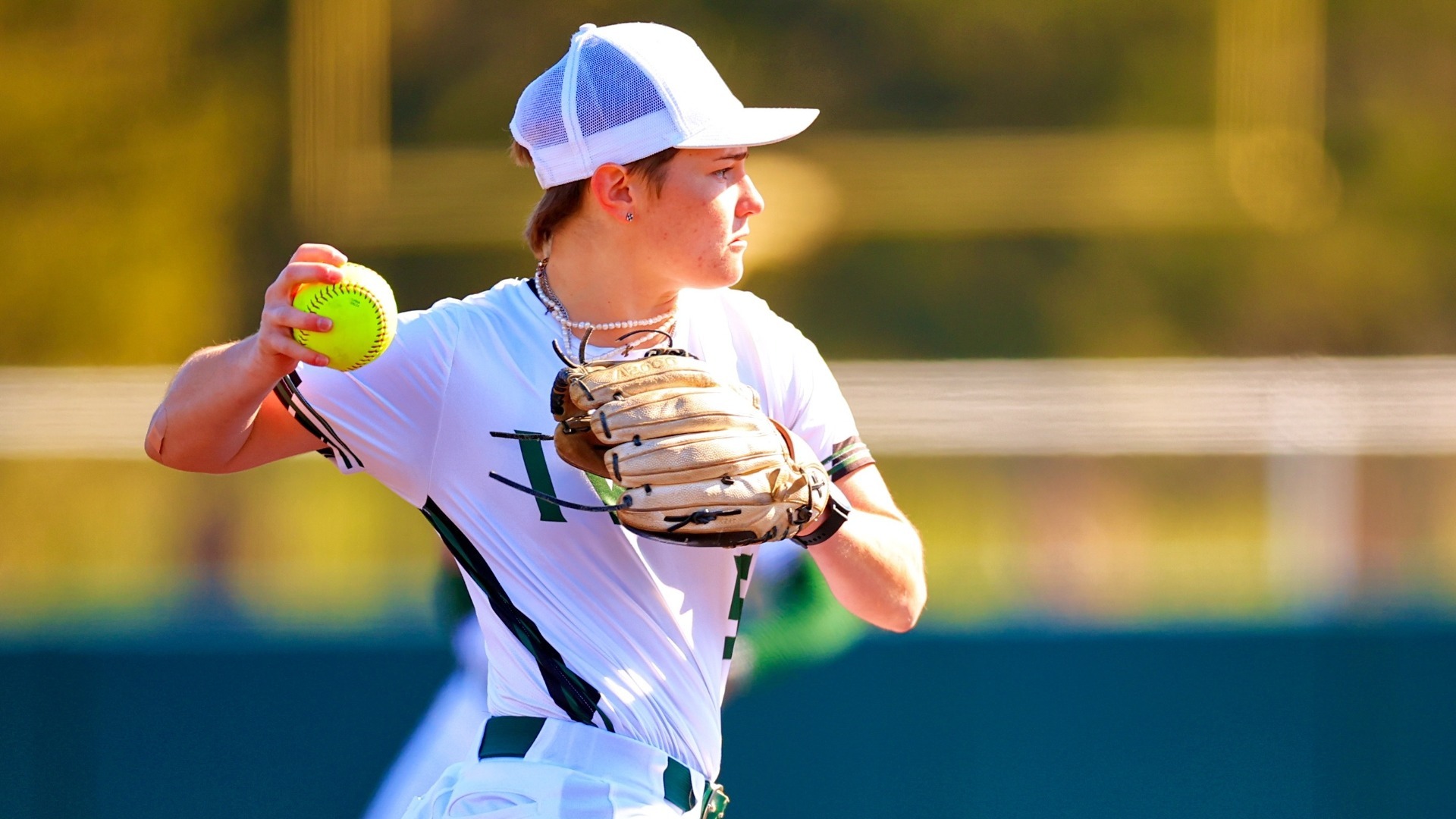 Anna Beckman throwing vs UW-Oshkosh