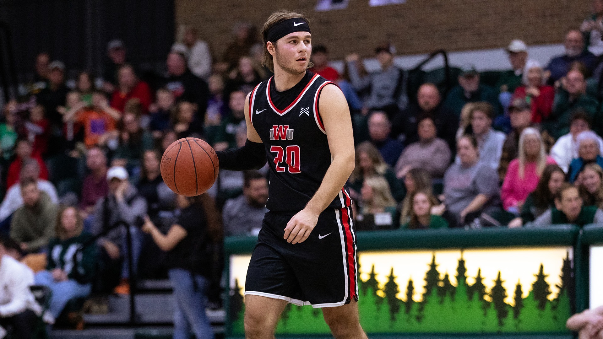 MBB vs Huntington Cover Isaac Andrews 1F5A7439