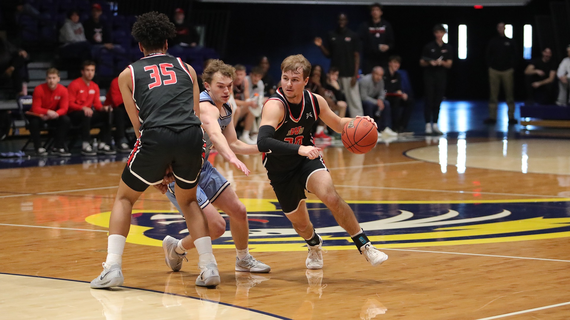 MBB vs SAU Cover Isaac Andrews 0E7A2022.jpg