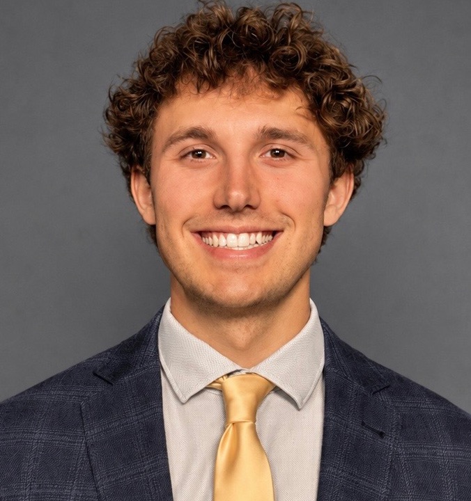 Zach Mayer Headshot