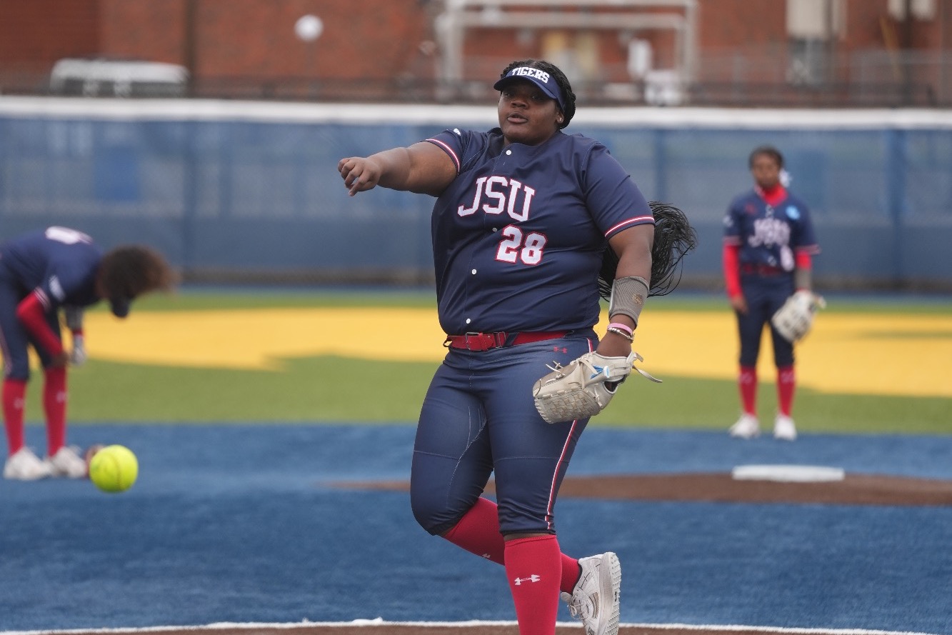 Addison Jennings pitching