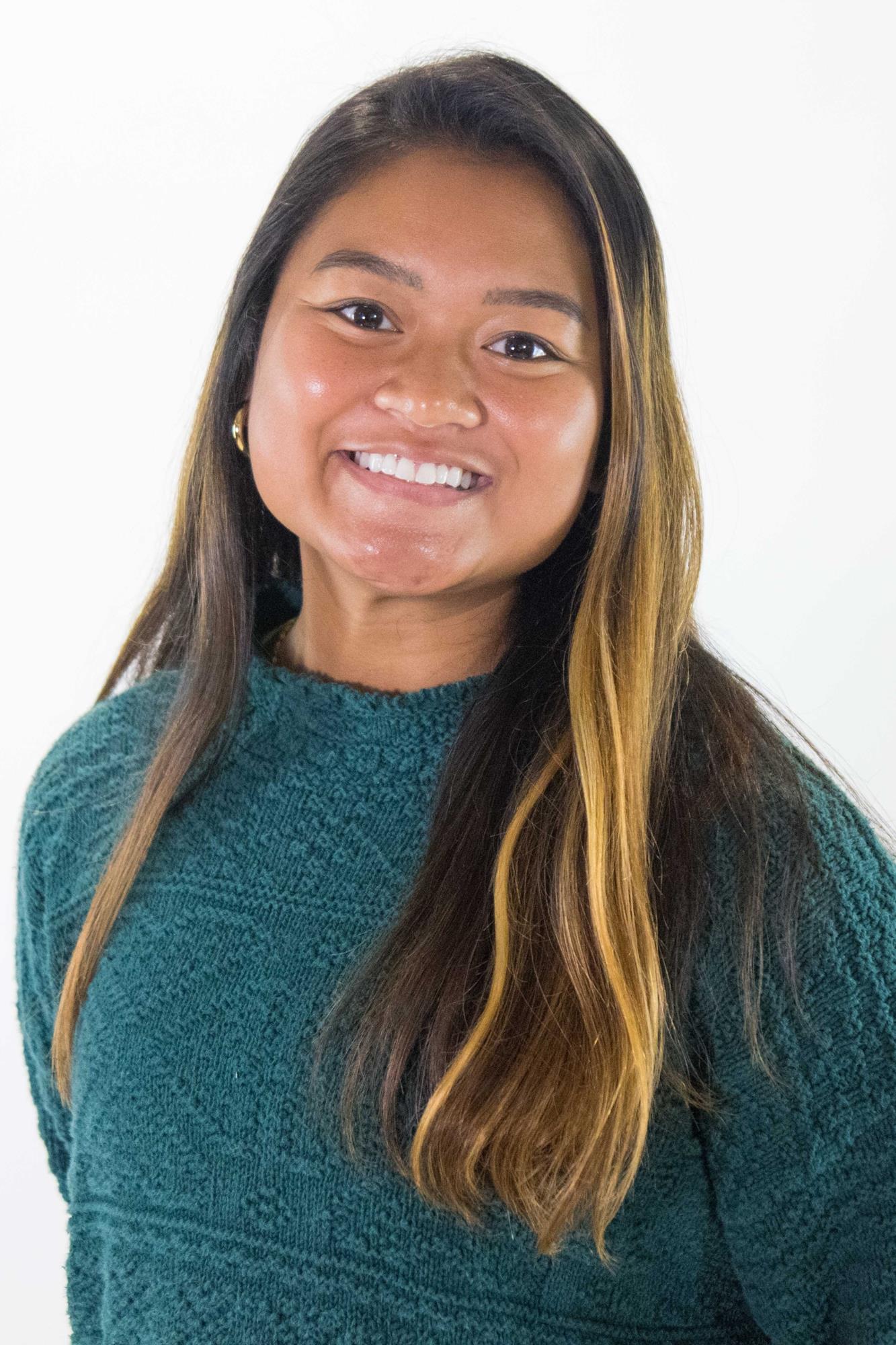 Kayla Dumon headshot