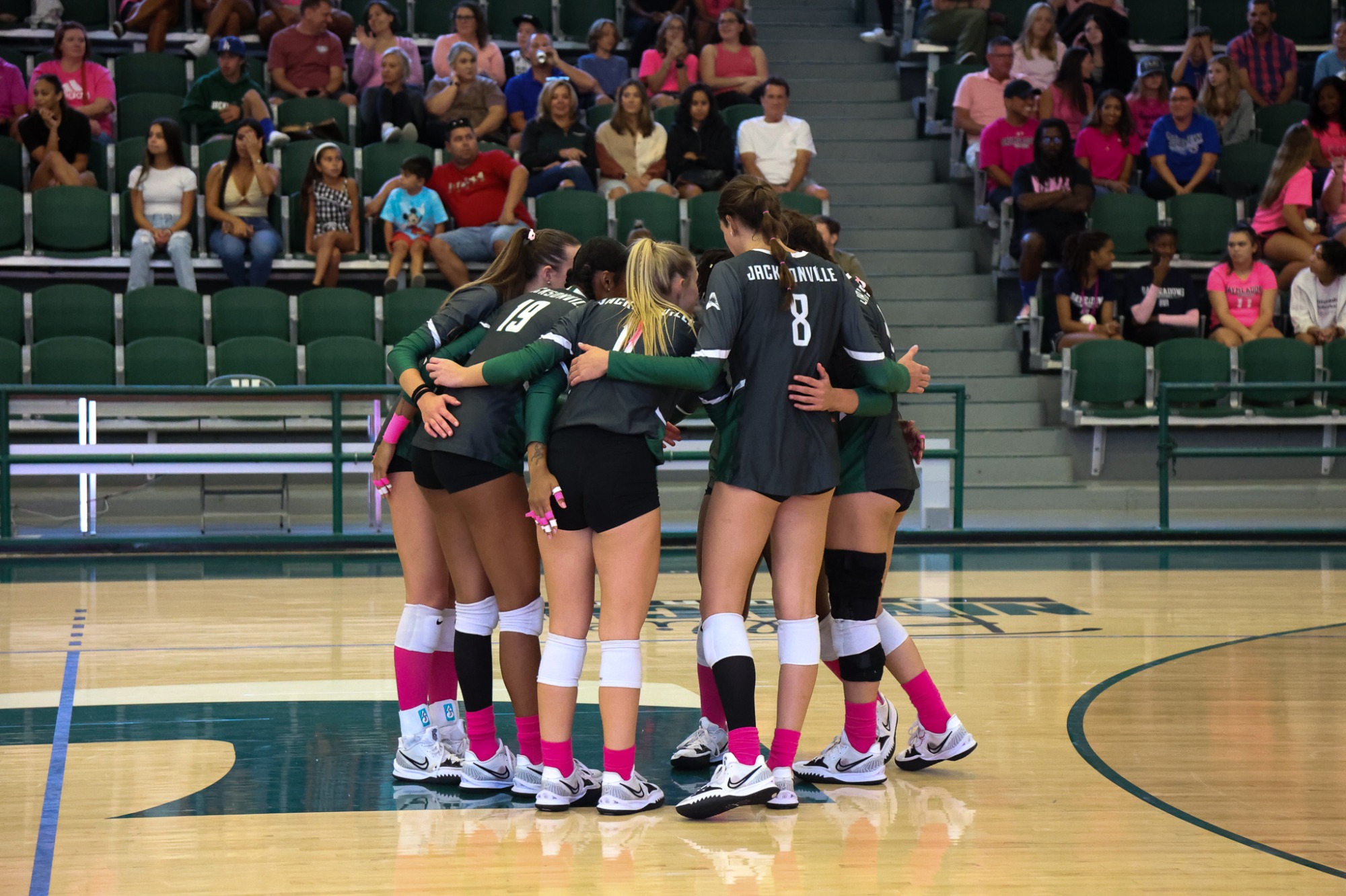 Dolphins Defeated by Queens in a Dramatic Five Sets Jacksonville