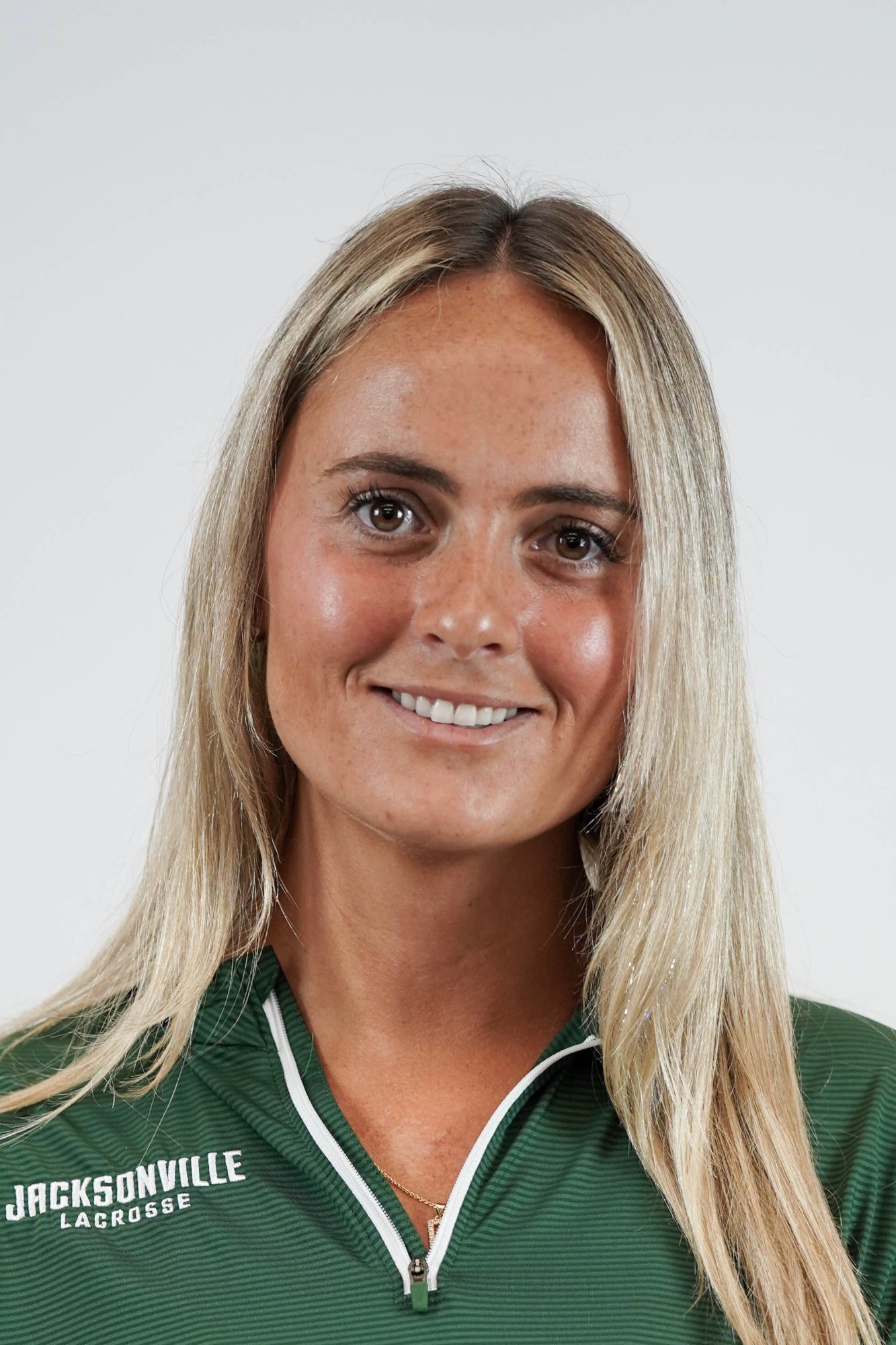 Della Rocca Headshot 2022