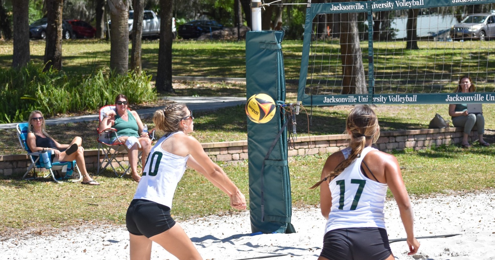 Beach Volleyball Sweeps Day 1 of Jacksonville Tournament Jacksonville