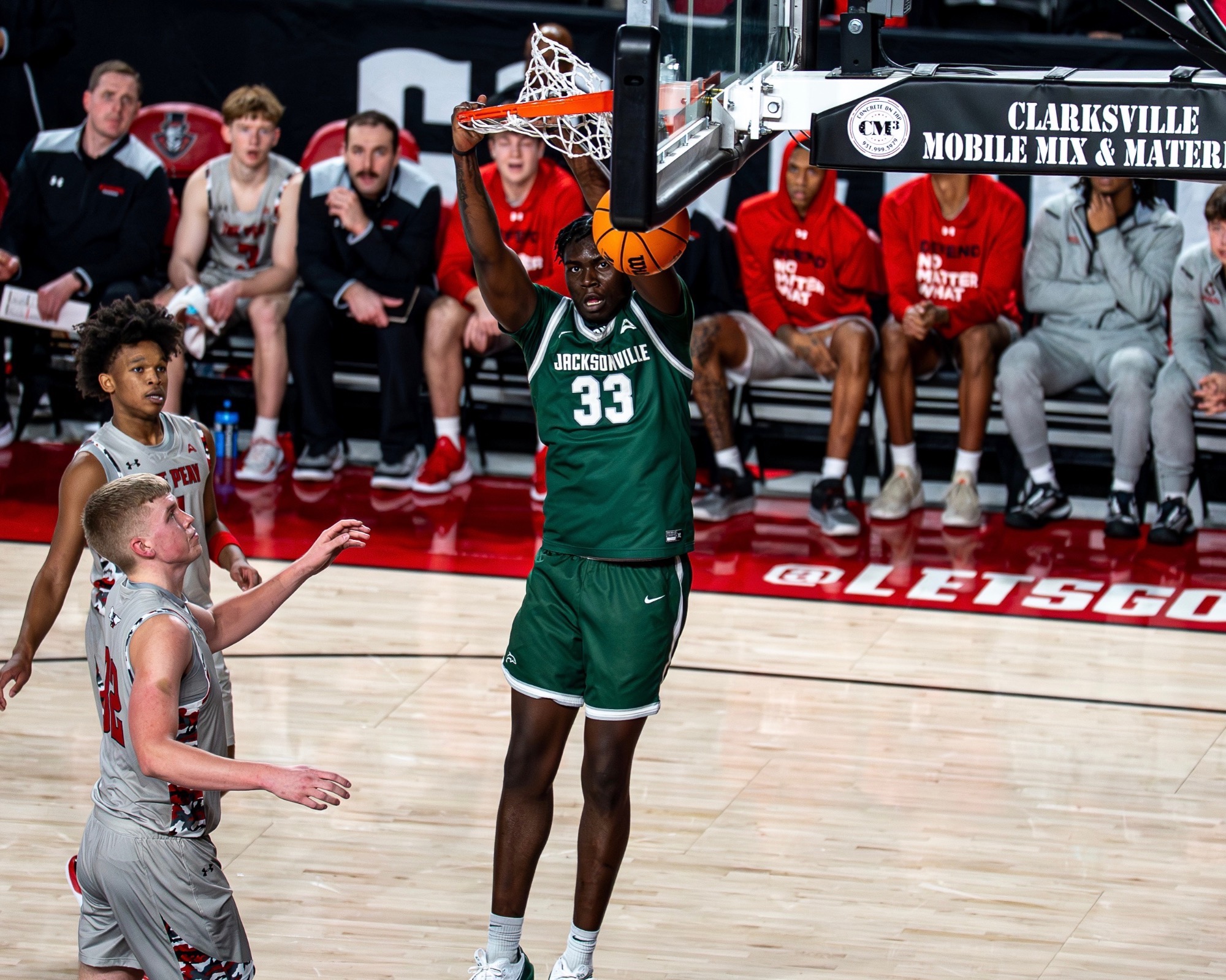 Donovan Rivers slam dunk against Austin Peay 1/3/25 MBB