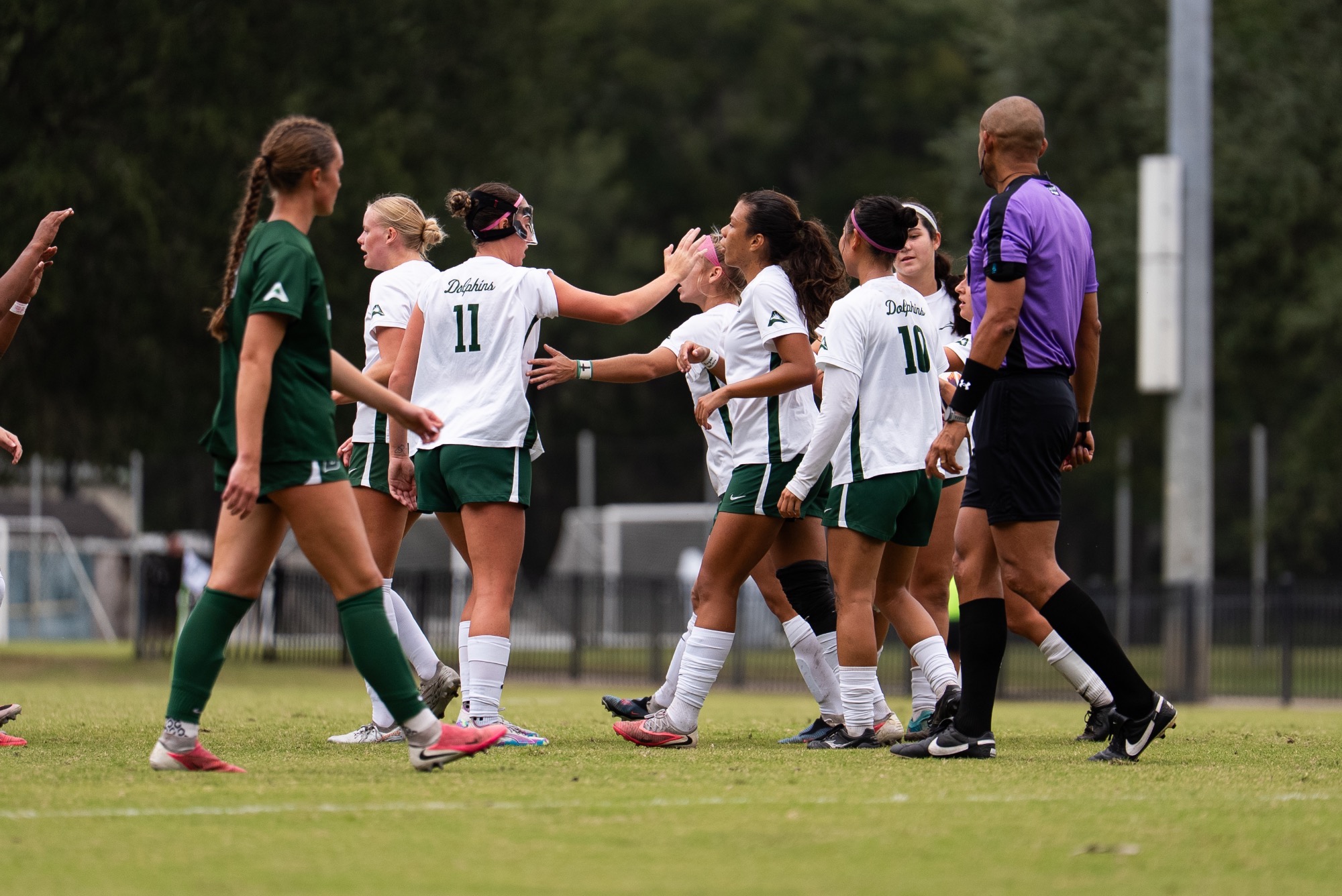 Women's soccer team photo v. Stetson 10/25/26