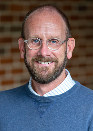 jeff-soderquist-staff-portrait-2023