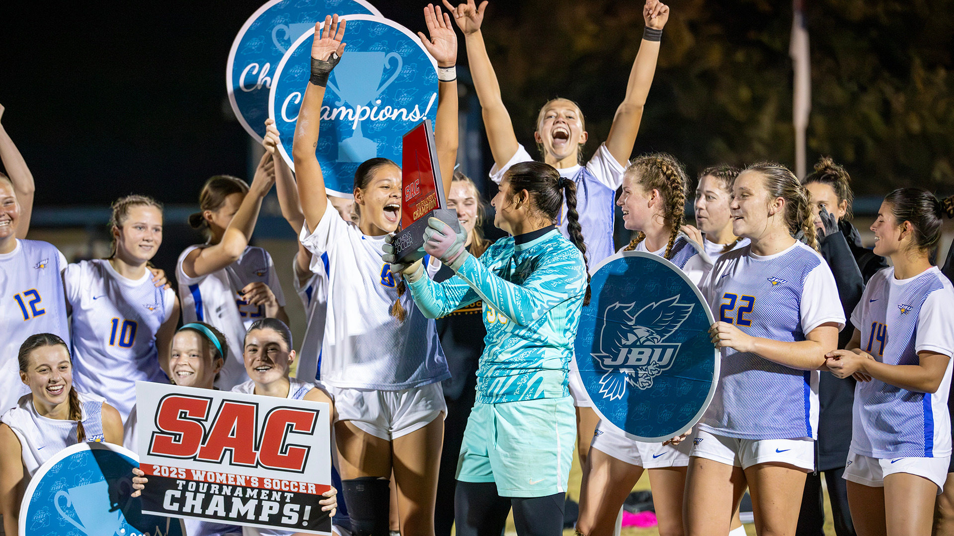 team-celebrate-science-arts-womens-soccer-2025