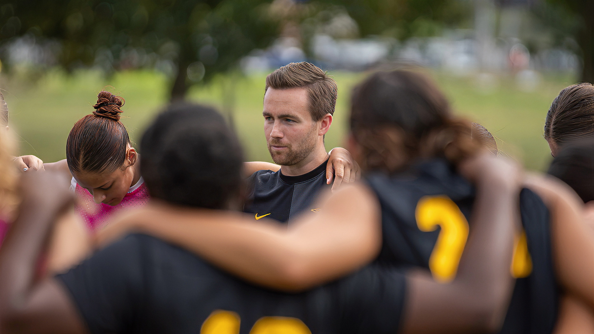 lowery-team-huddle-womens-soccer-2026