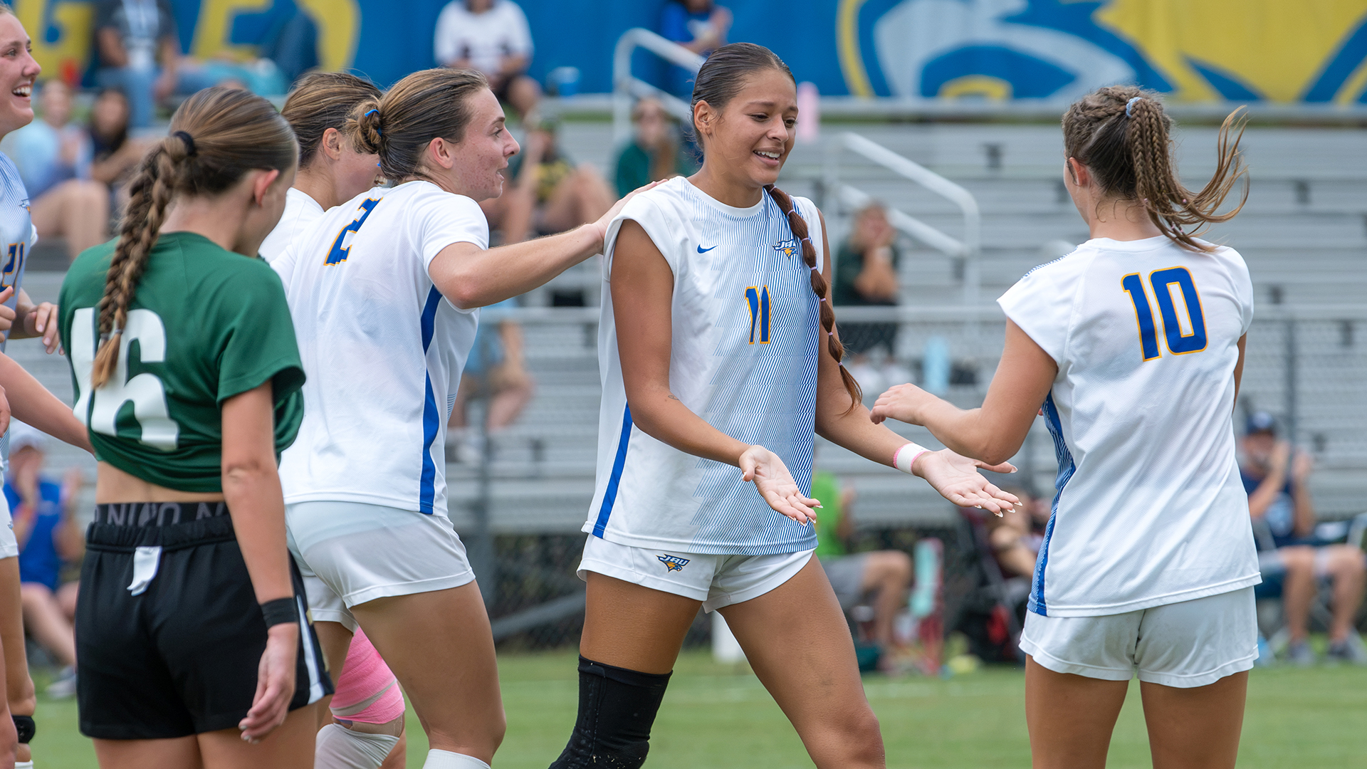 medieta-team-celebrate-science-arts-womens-soccer-2026