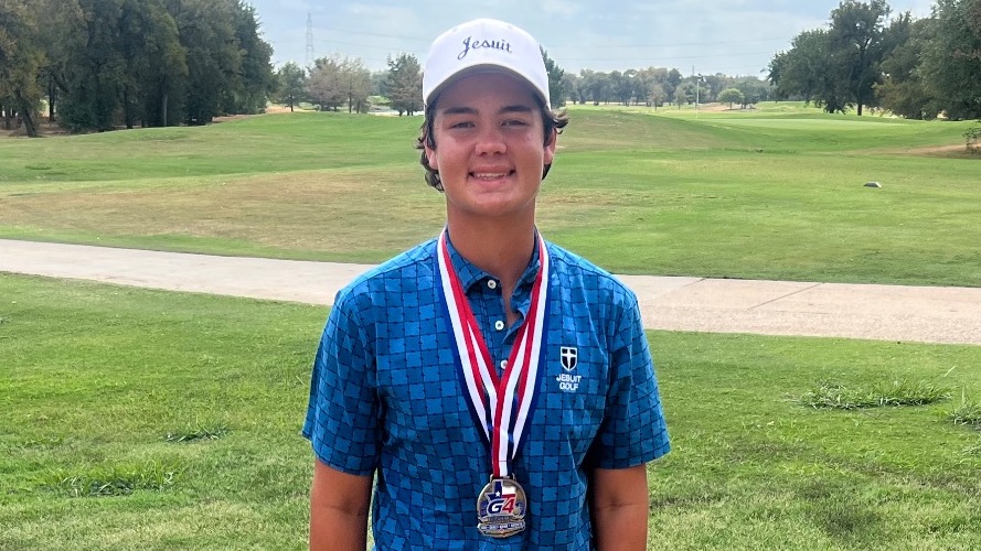 Jack Lyssy with winner's medal at Luna Vista Invitational