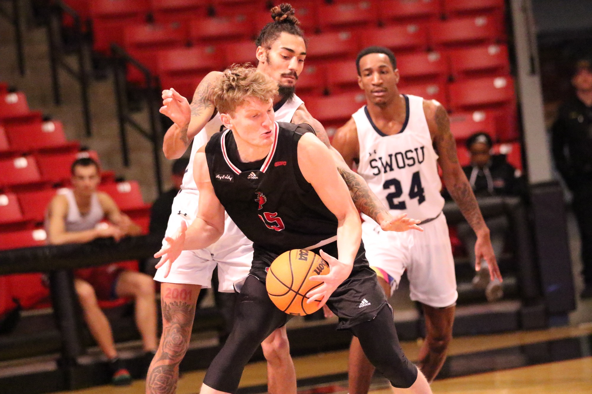 Buzzer Beater Pushes Southwestern Oklahoma State Past Cardinals Buzzer Beater Pushes Southwestern Oklahoma State Past Cardinals