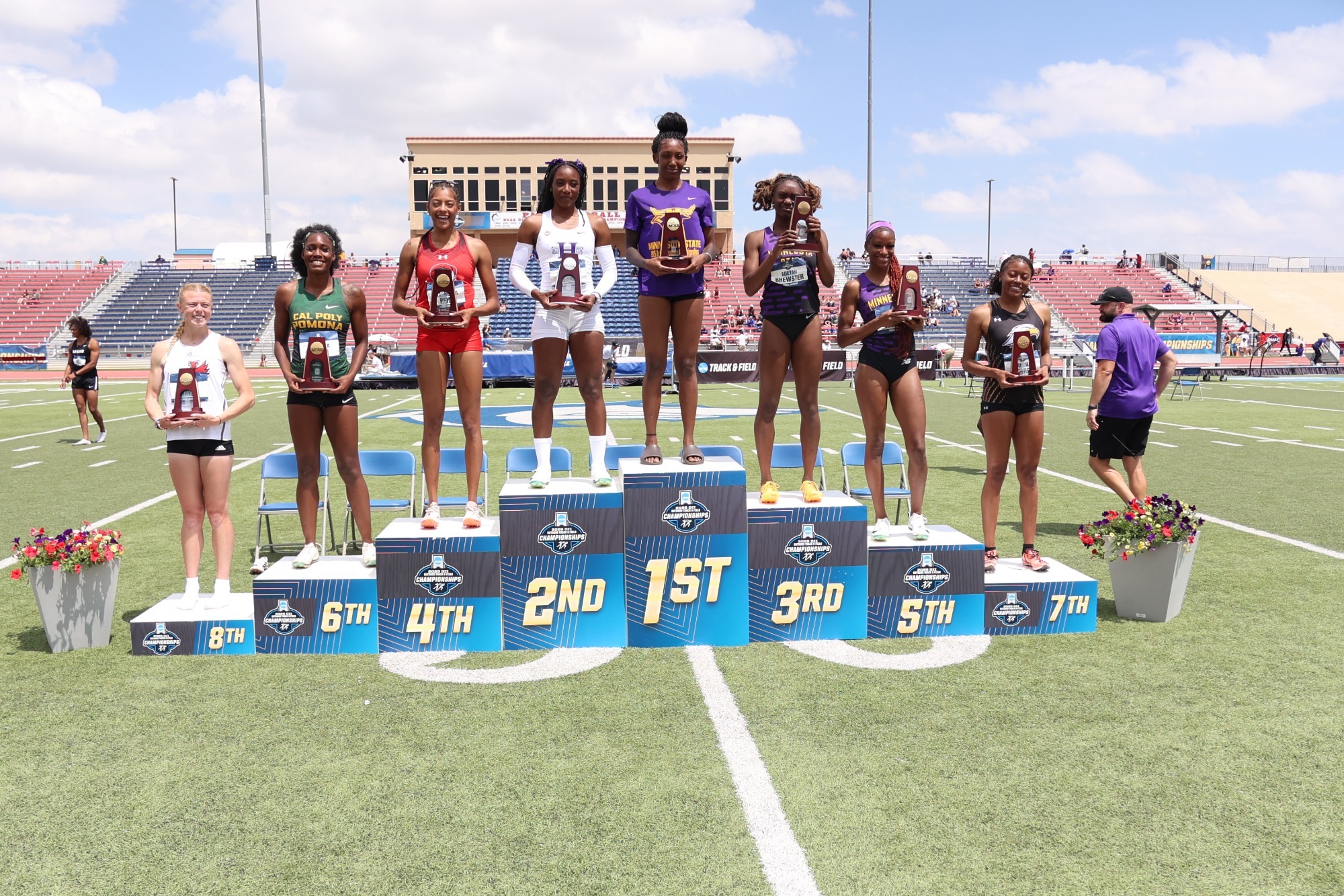 Caroline Mayes podium 2025 Outdoor Championships