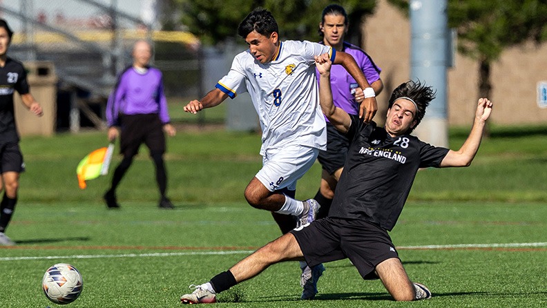 PROVIDENCE, R.I. — Oct. 18, 2025 — Christopher Vargas of Johnson & Wales University competes during a game at the Scotts Miracle-Gro Athletic Complex on Saturday. JWU defeated the University of New England, 2–0.(Christopher Massa/Johnson & Wales University)