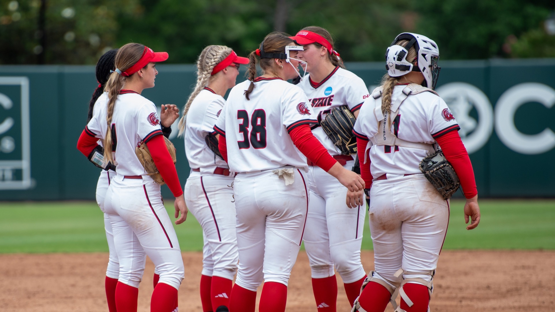 team-huddle-regional