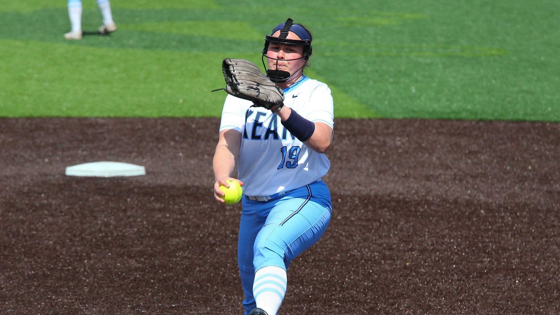 Softball Sweeps DeSales Kean University