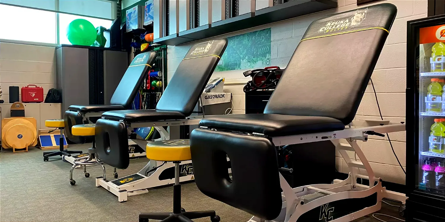 Keuka College athletic training room equipment