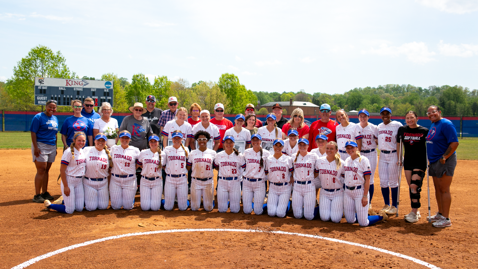 Senior Day Team Picture Softball 2026