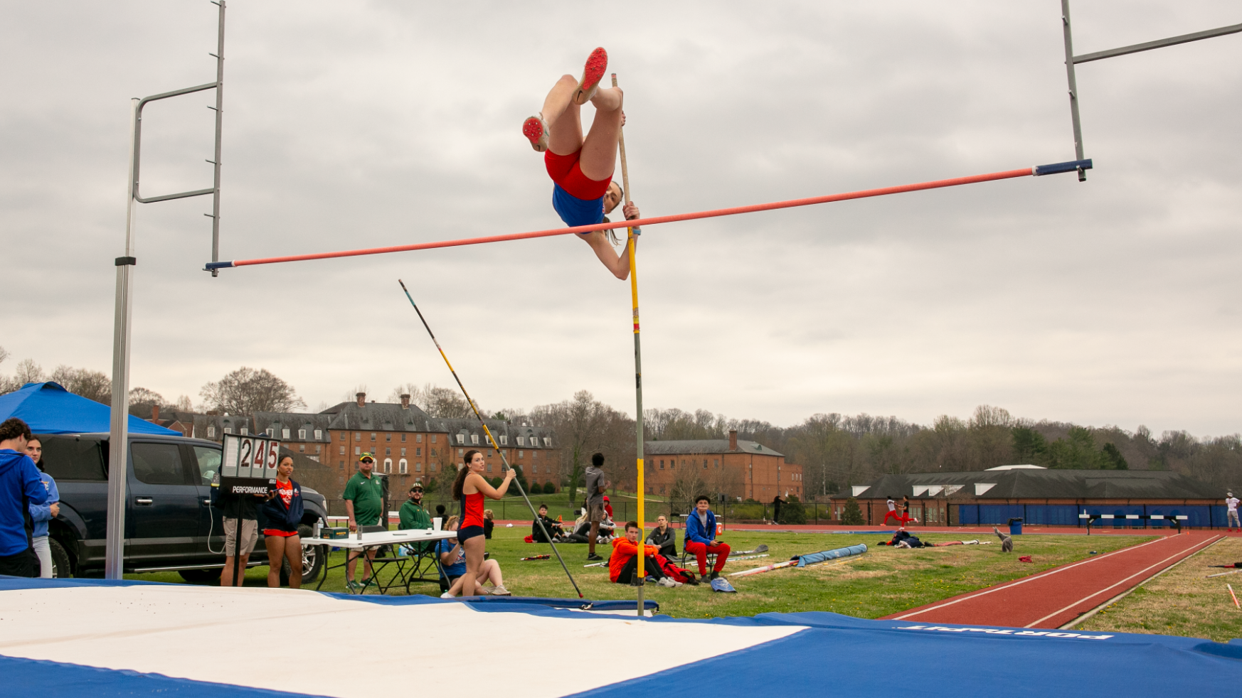 Caitlin Paulins Pole Track King Inivte