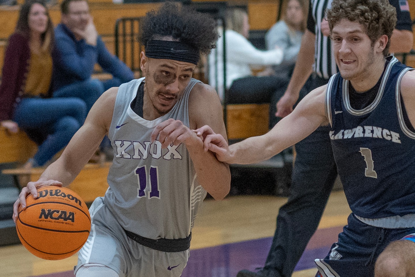 Men's Basketball Takes Loss at IC Knox College Athletics