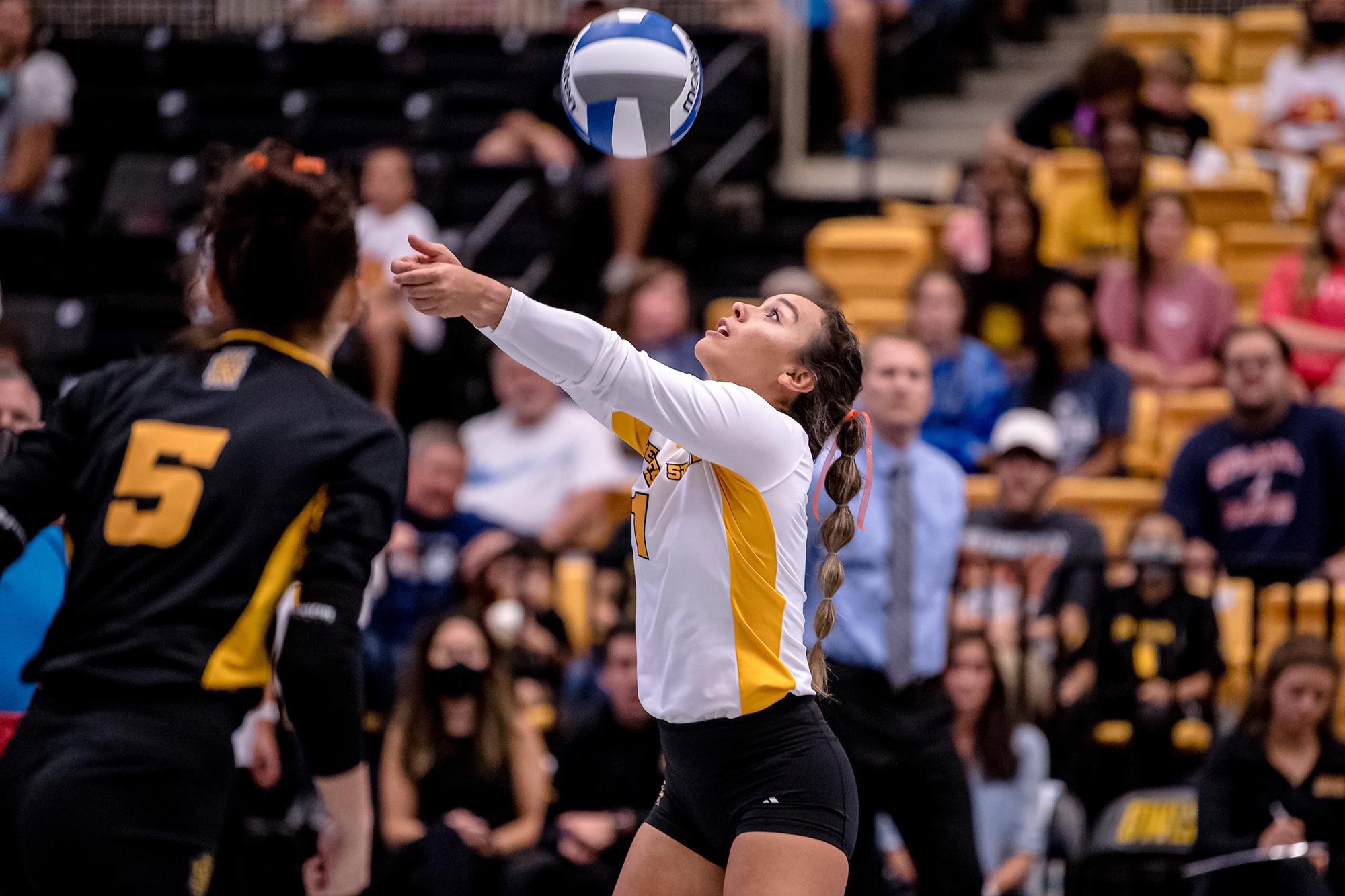 Bri Becerra Volleyball Kennesaw State University Athletics