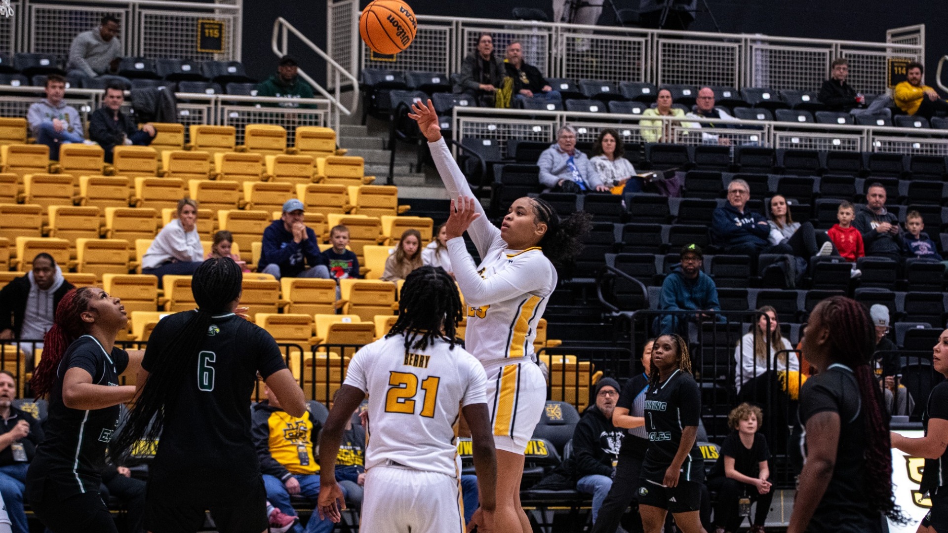 Kennesaw State women's basketball's TaTianna Stovall shoots in the Owls' 86-41 win over Life on Dec. 29, 2025 at Vystar Arena.