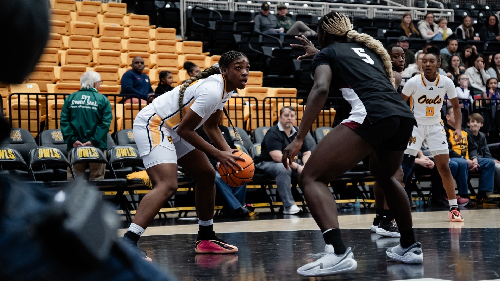 Latazia Williamson plays versus New Mexico State.