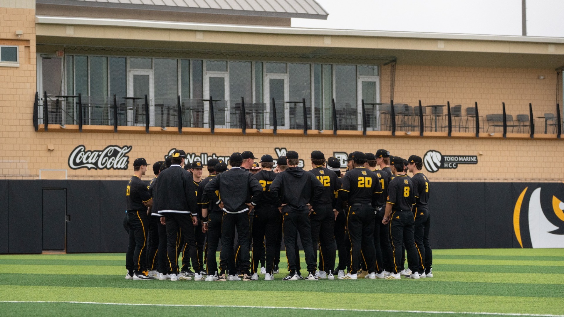 KSU baseball team huddle
