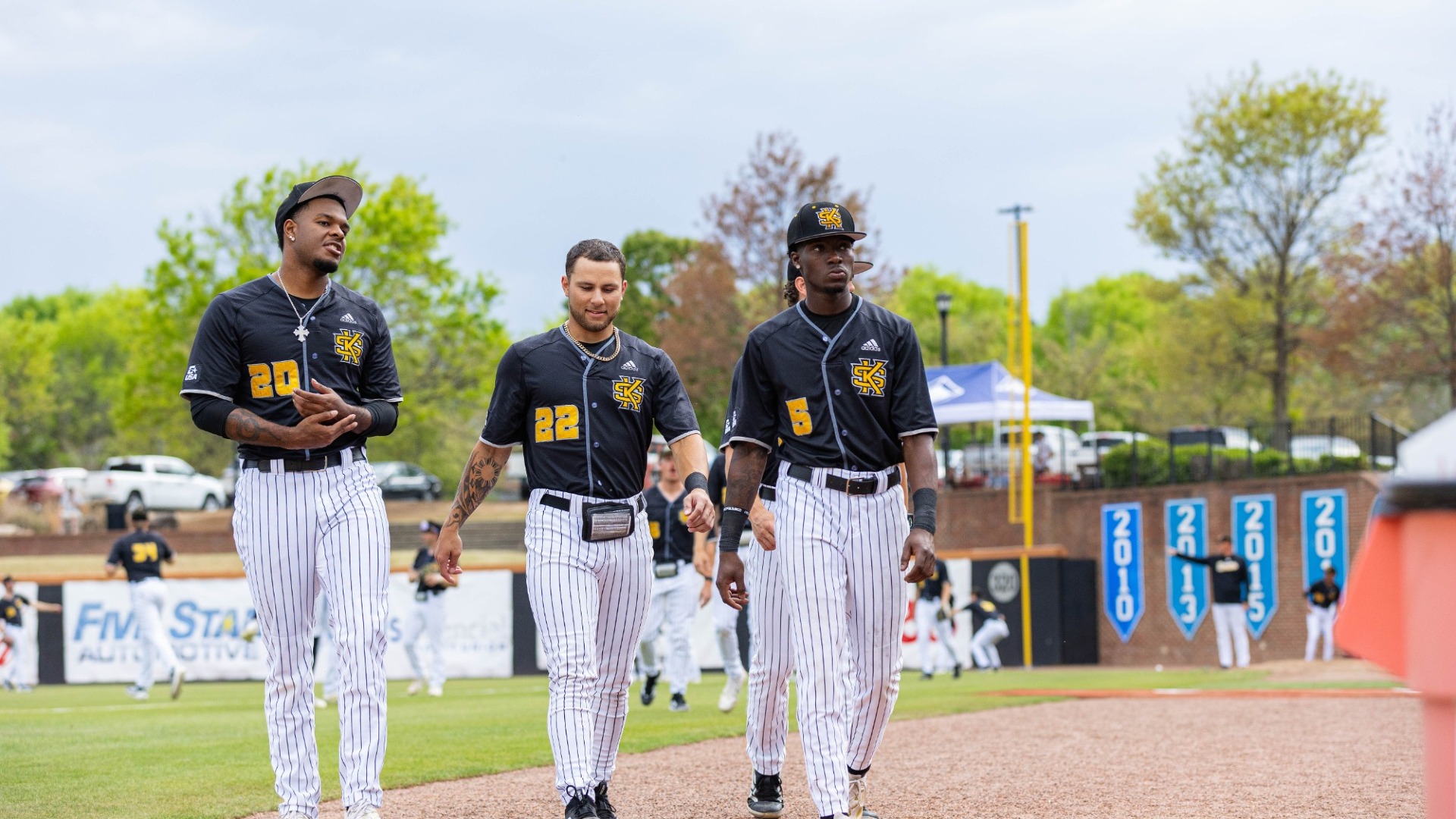 KSU Baseball Players in pregame at Mercer