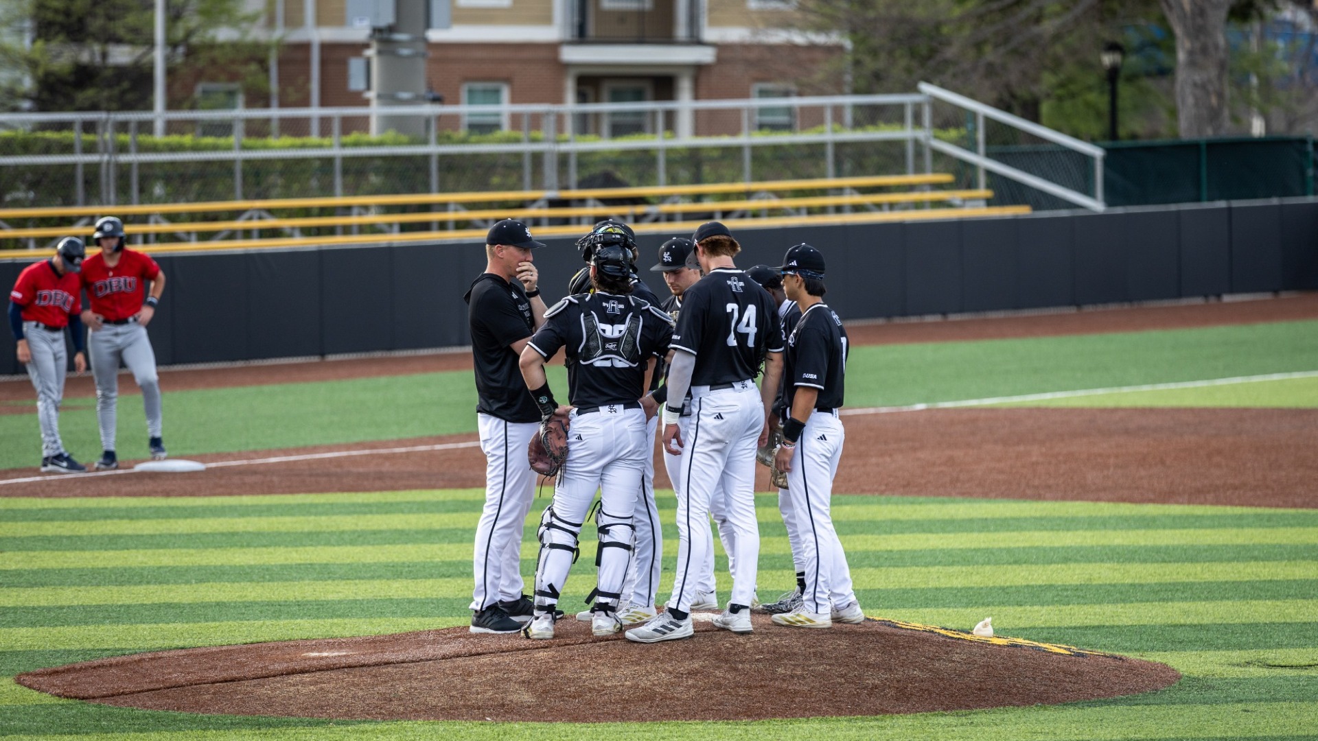 Mound visit vs DBU