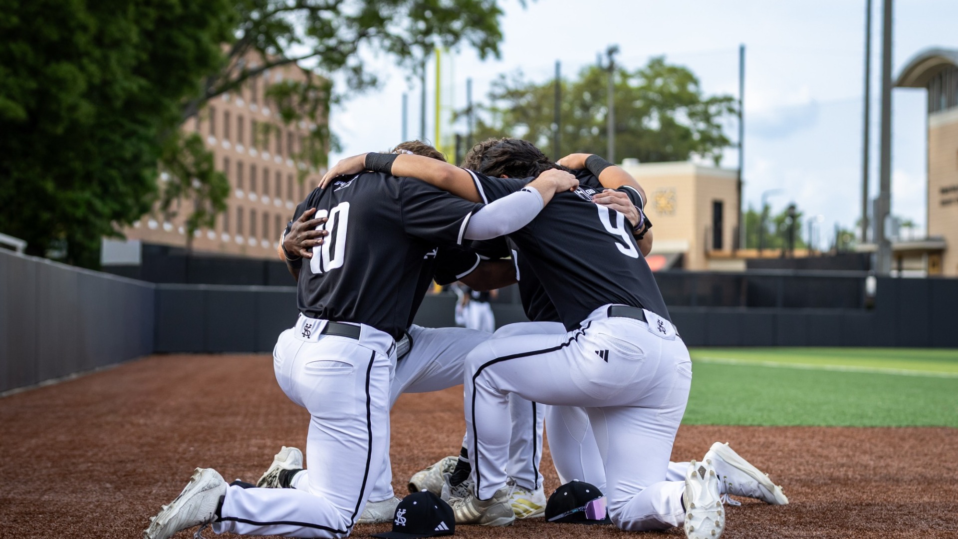 Players praying pregame