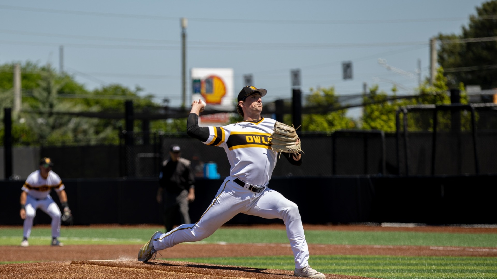 Harry Cain pitching against Sam Houston
