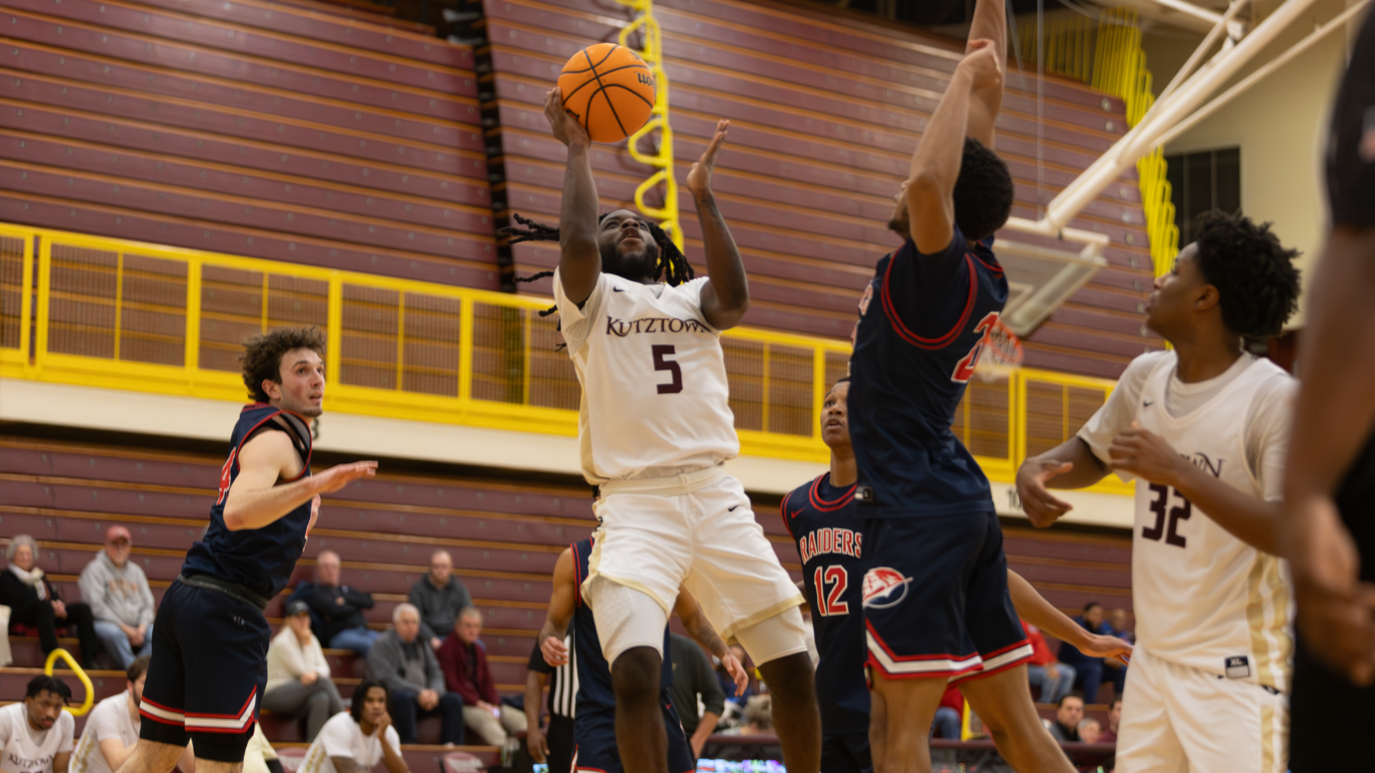 Jalen Bryant shooting against Ship 021825