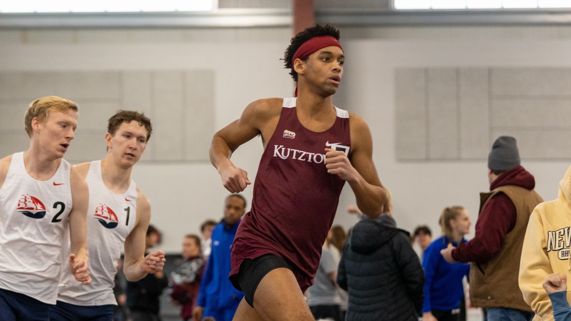 Willie Wiles running at the Alvernia Indoor Invitational