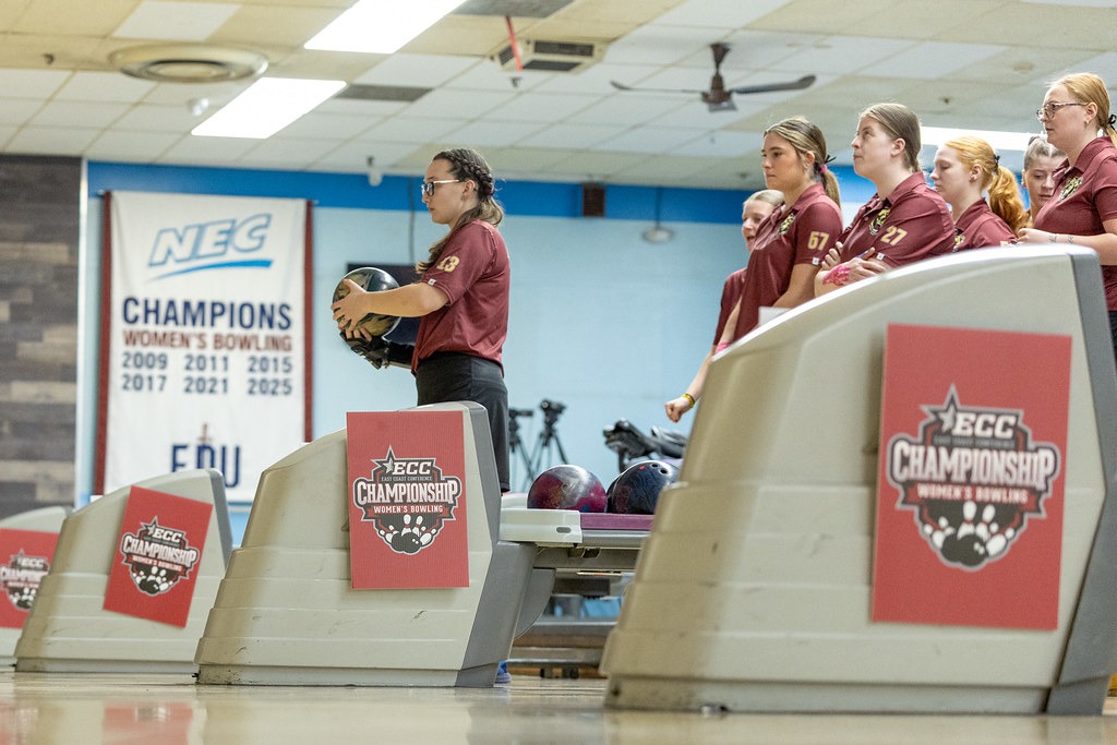 Kutztown preparing to bowl at ECC Championships 032226