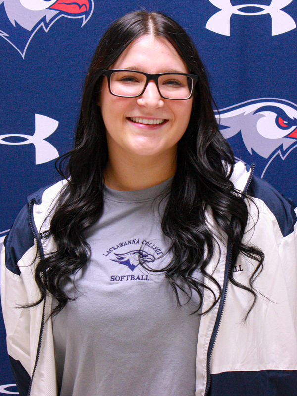 Mia Pawelski Headshot 2023