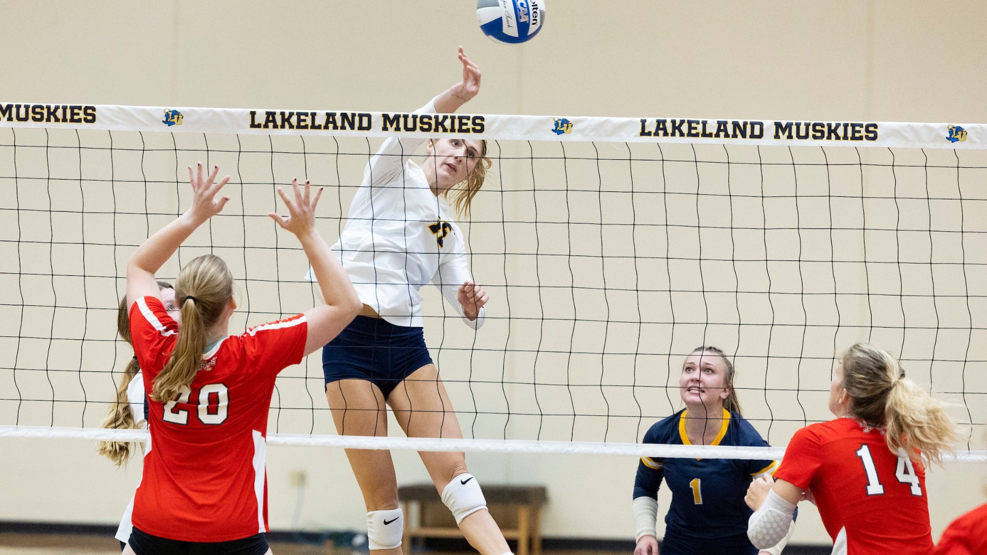Lakeland women’s volleyball program to host three summer camps