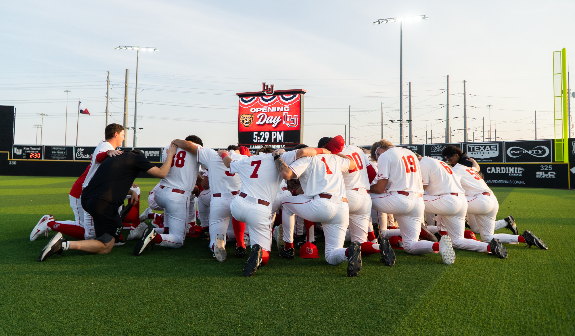 LU Baseball Team Shot