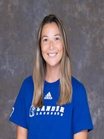 Lauren Chong Headshot 2021-22