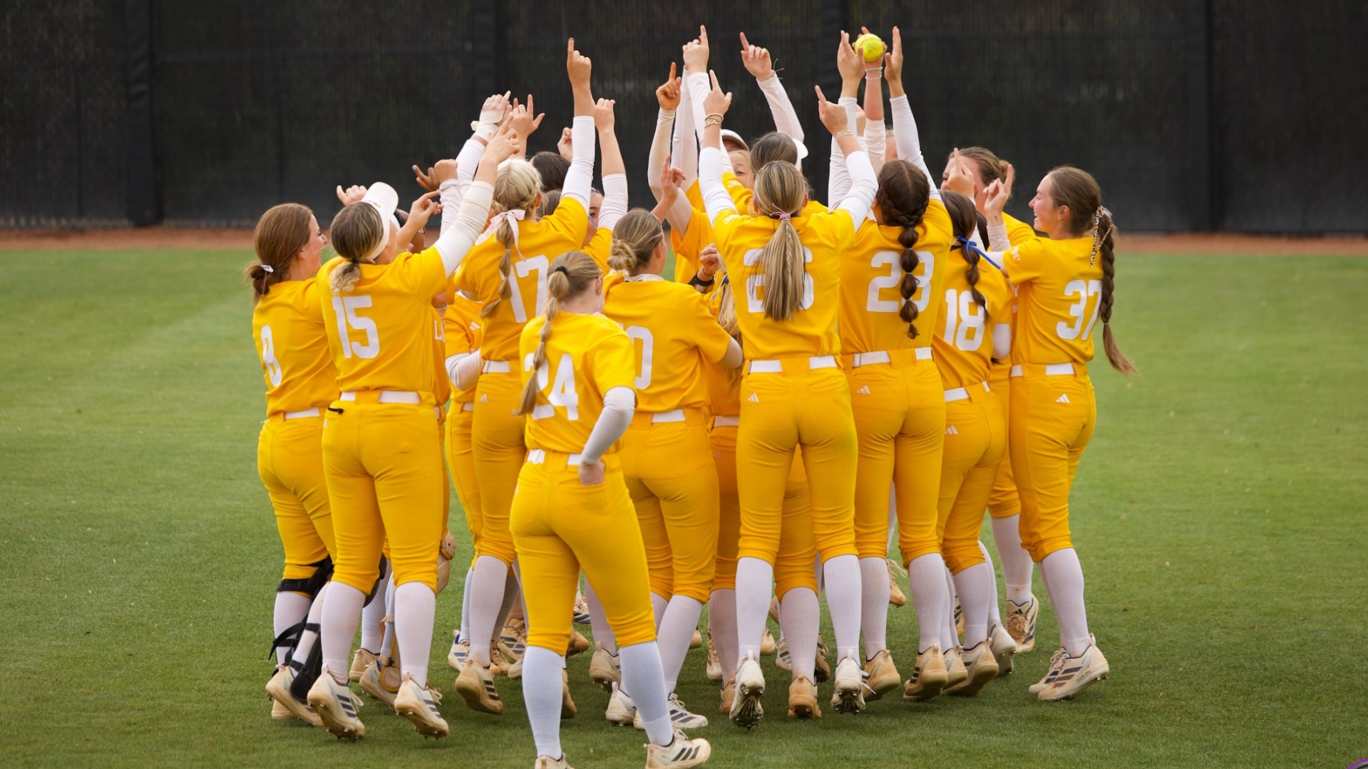Softball Huddle 2026