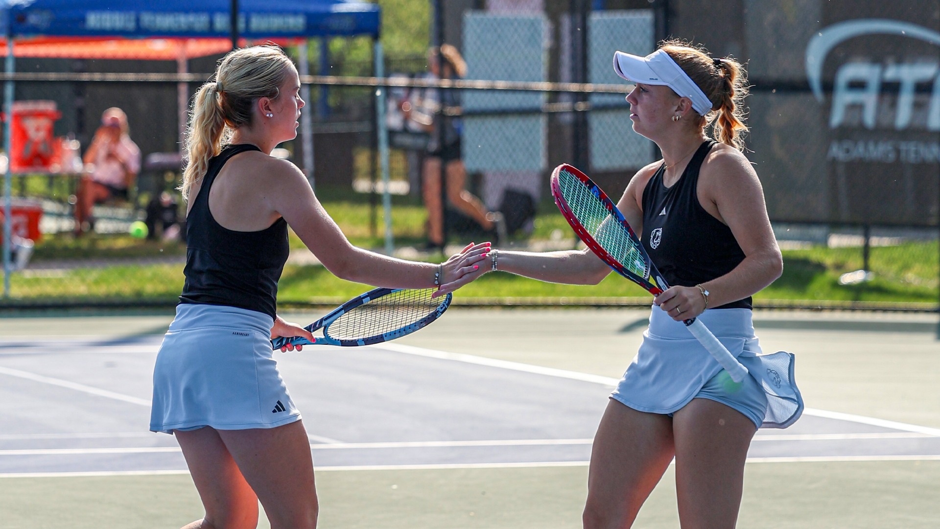 Zoie Epps/Isabella Walker