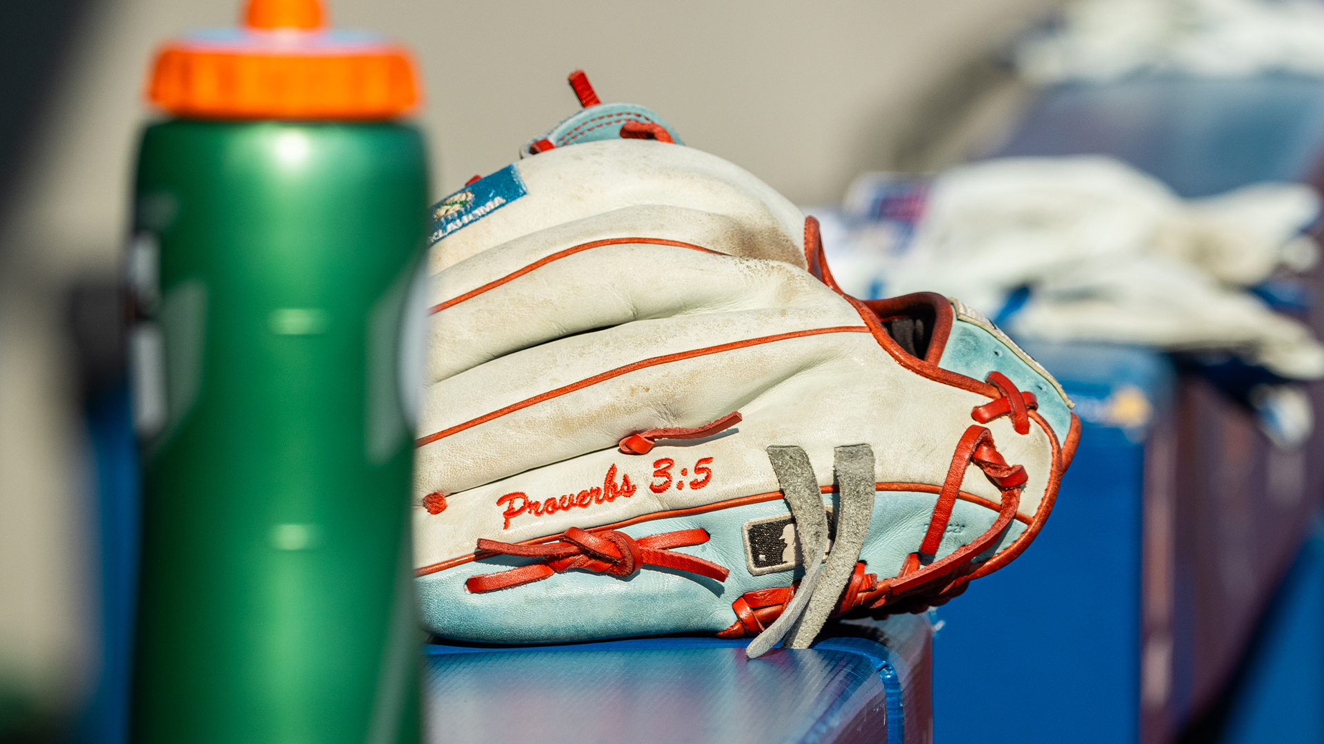 Baseball glove