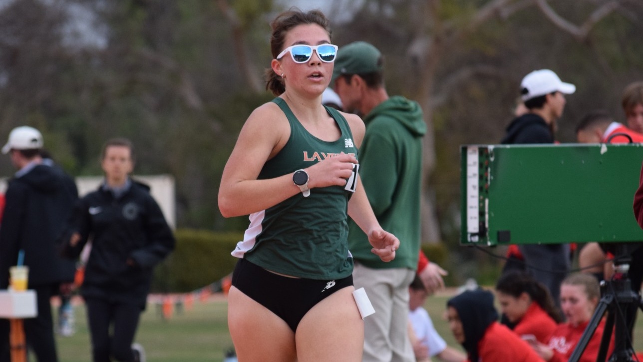 Jenna Schwarz races at SCIAC No. 1